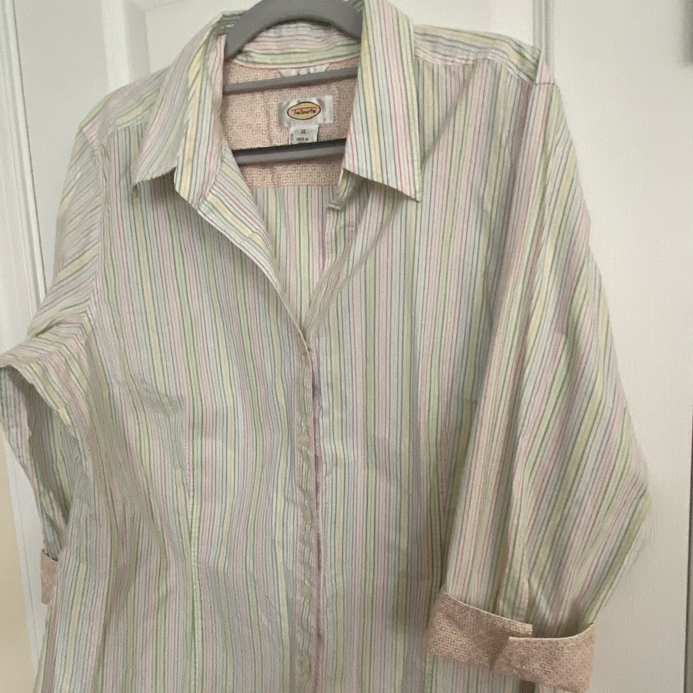 Talbots, XL, 3/4 sleeve blouse with contrasting patterned cuff sleeve.